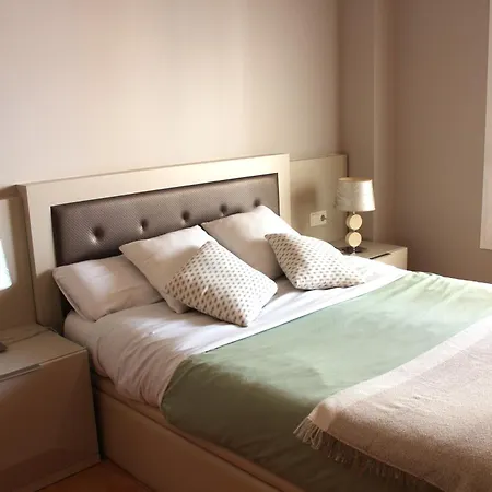 Apto En Con Terraza, Piscina, Parking Y Wifi Gratis *